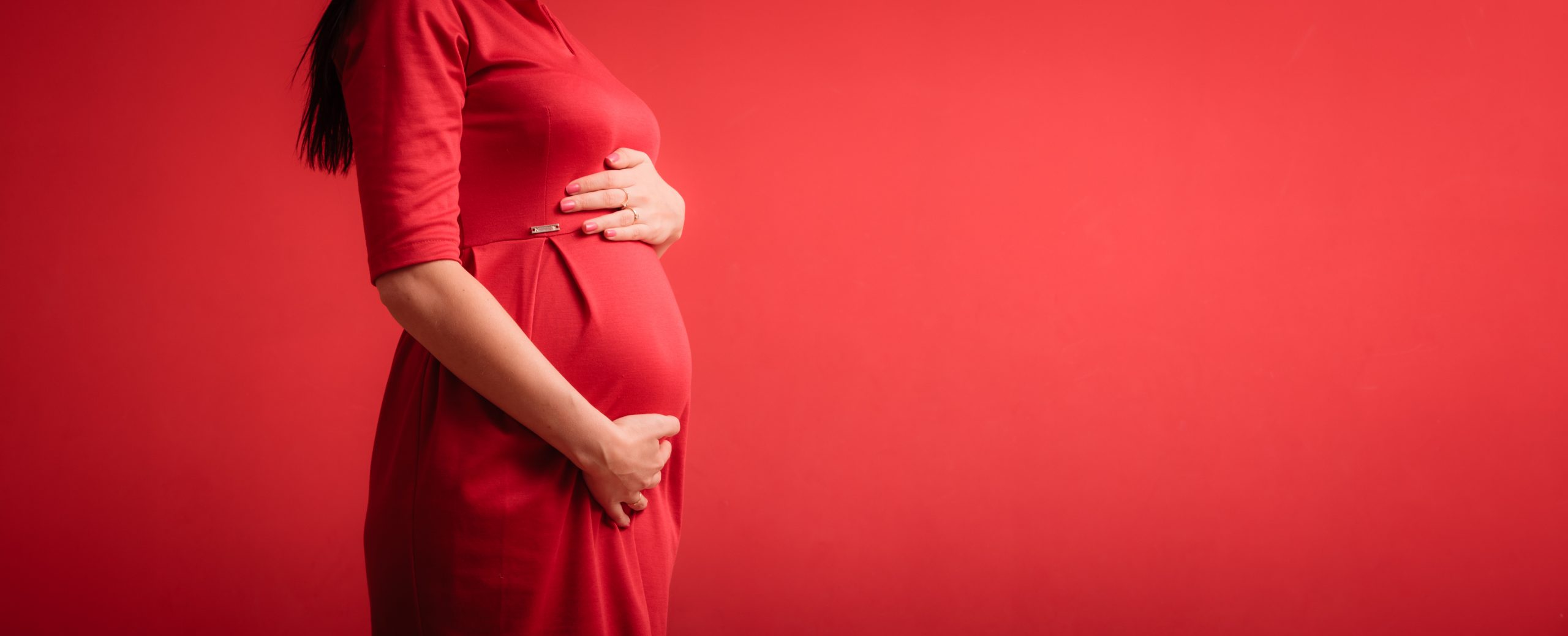 pregnant-woman-red-dress